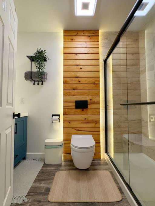 Private-Suite, Kitchen, Laundry, Rainfall Shower, 4Ktv El Centro Exterior foto